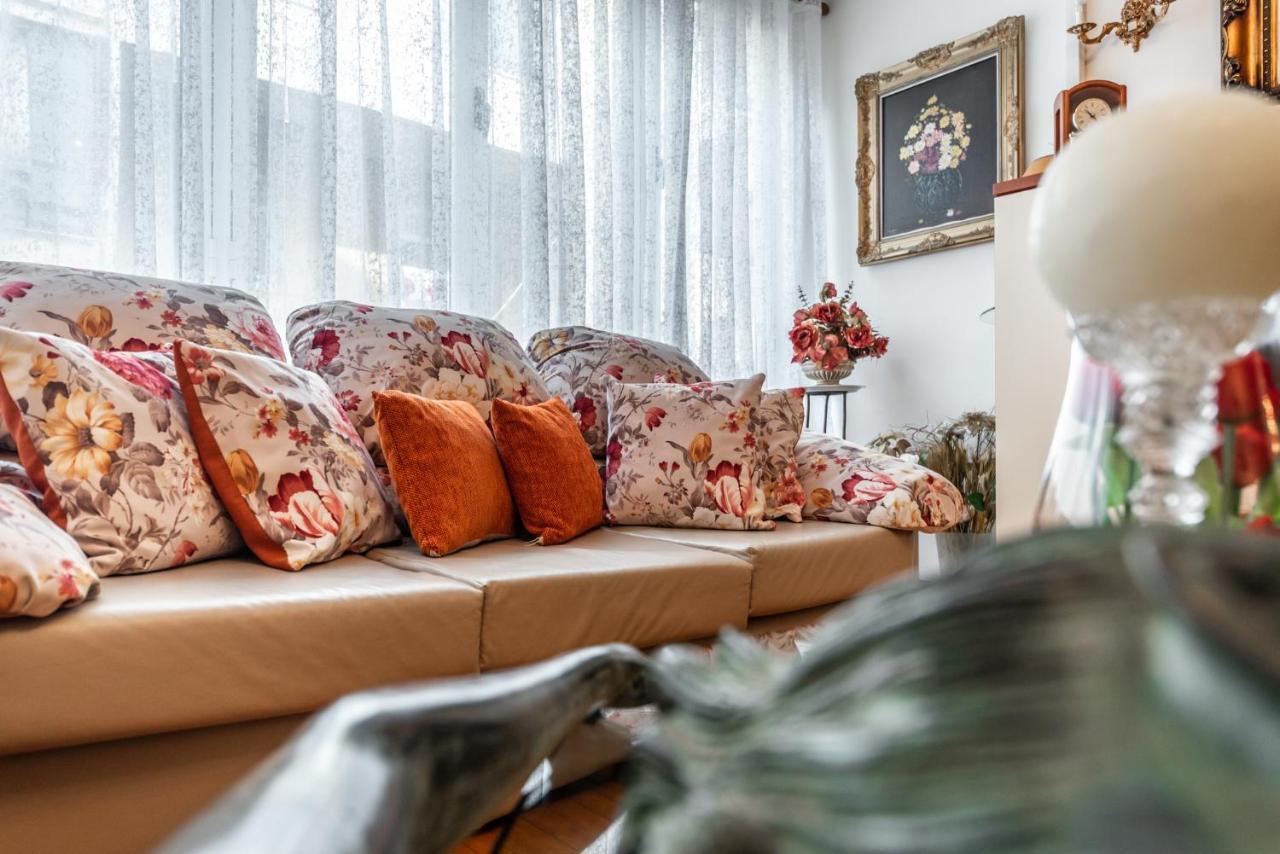 Vintage And Warm 2Br Apartament In Tirana Exterior photo